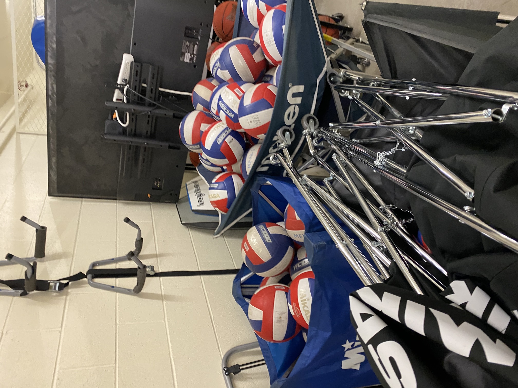 문이 잠겨있는데 그냥 당기면 열림