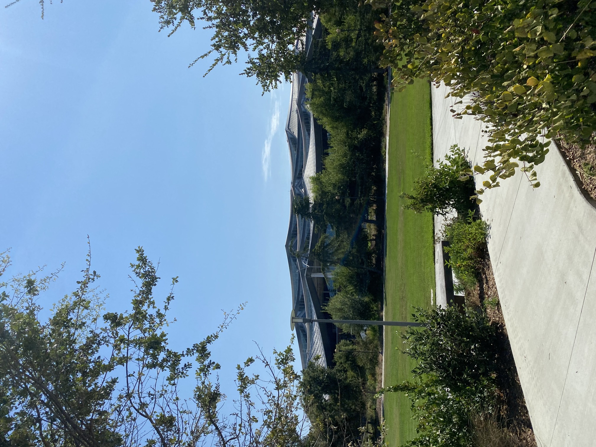 다시 봐도 예쁘긴 하다